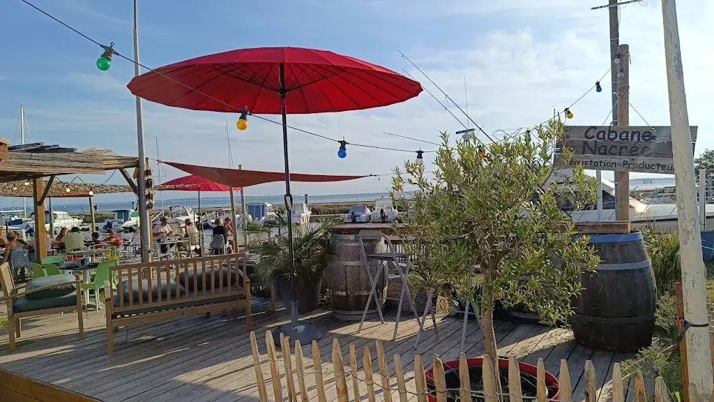 Oysters Pearls restaurant in Andernos-les-Bains