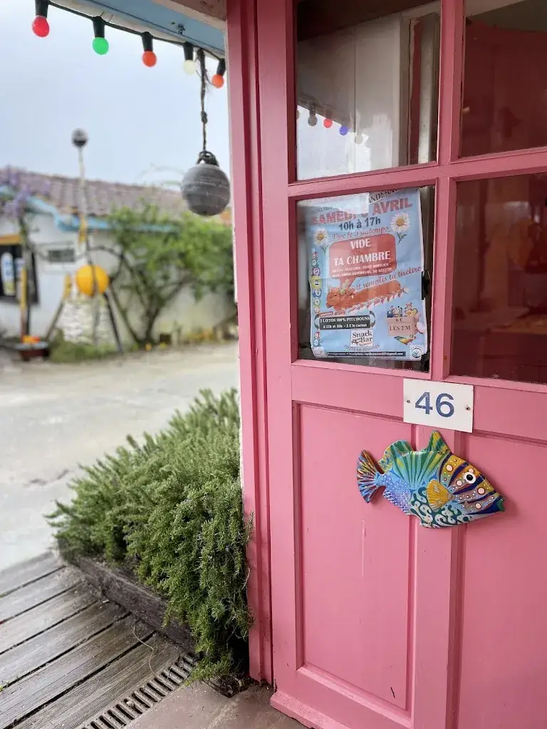 Chez les Pêchous Dégustation & Vente de poisson du bassin restaurant in Andernos-les-Bains