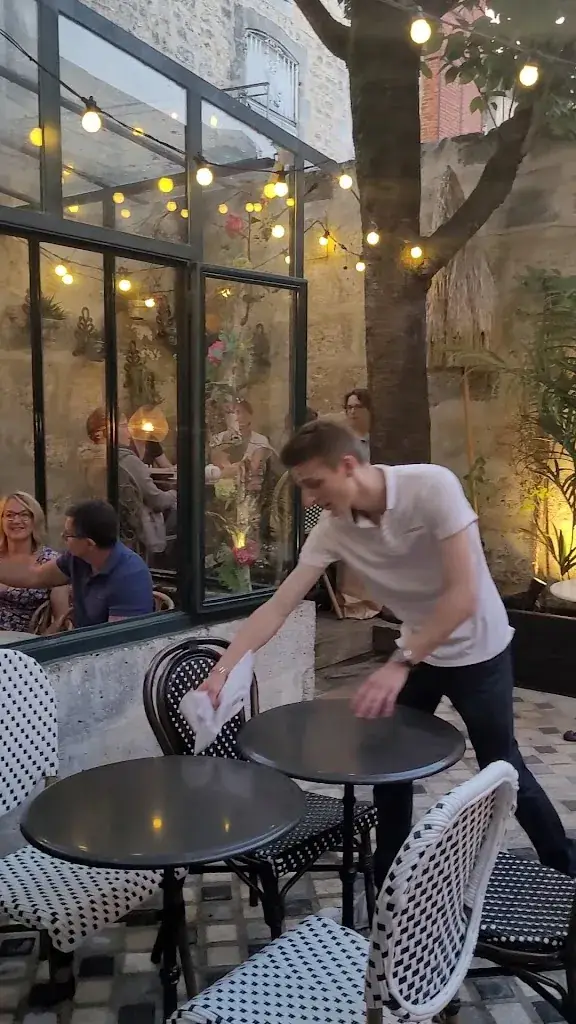 La Cour_Angoulême_slider_image_2