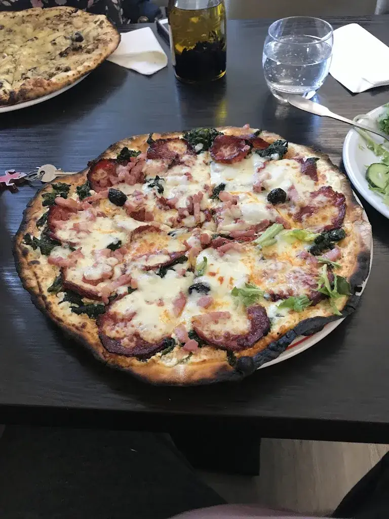 Phil Gasson_Hotel de L'Europe_Joyeuse_reseña