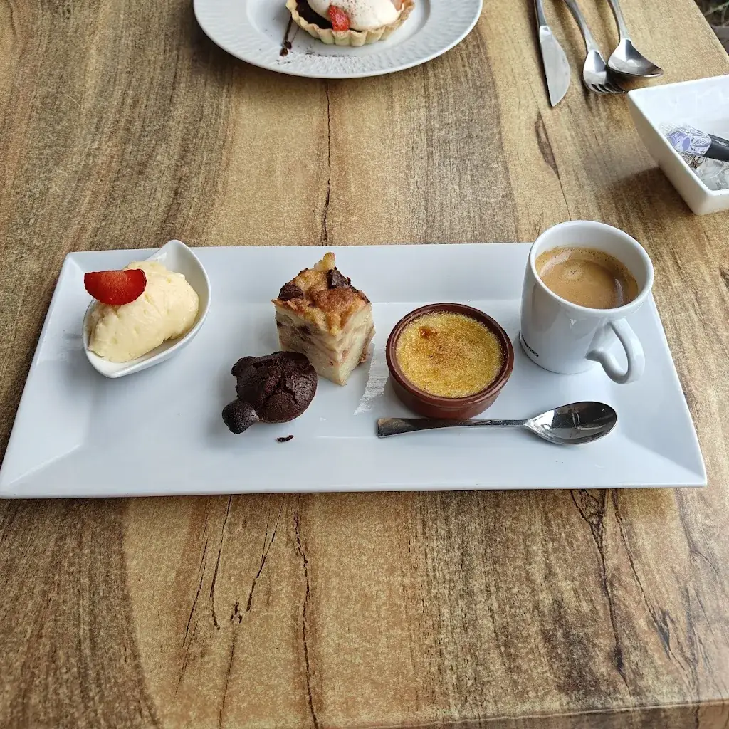 Helen E_L'Agape_Angoulême_review