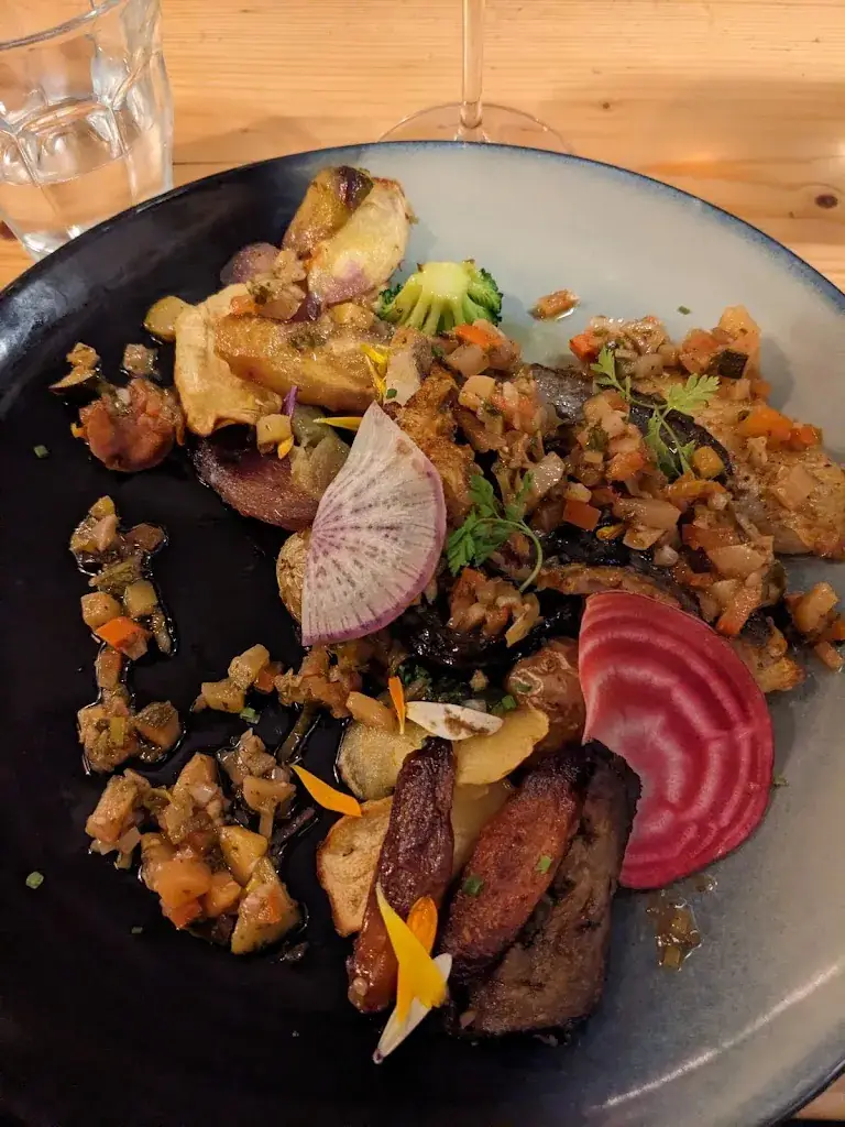 Romain Garnier_La Madrague_Angoulins_review