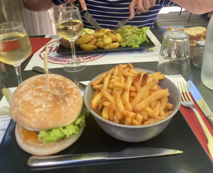 Dani PR_Bistro Lyly_Angoulins_review