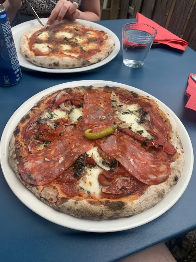 Mairead Hartigan_La Casa Lolo_Angoulins_review