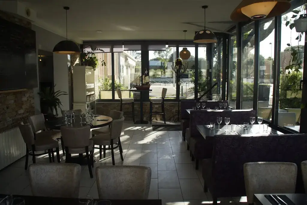 Bistrot La Petite Cabane restaurant in Châtelaillon-Plage