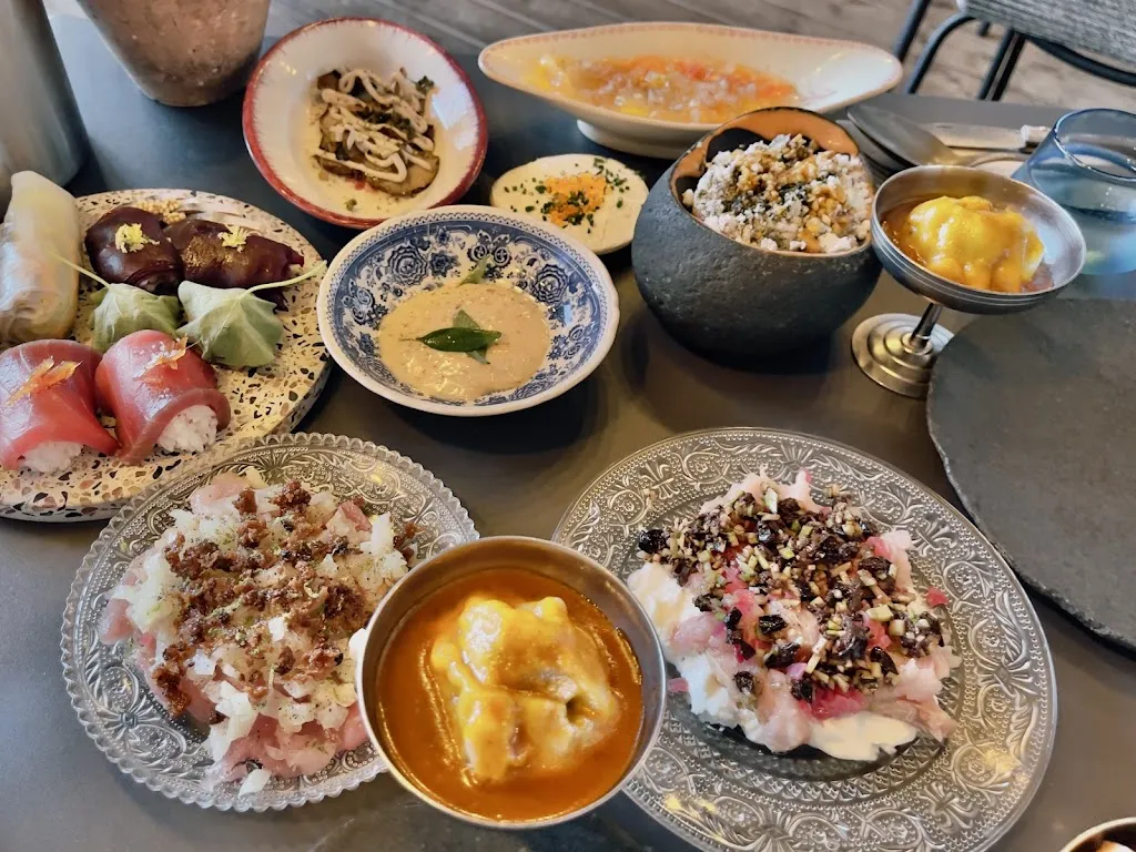 Nick van Buuren_GOUSTUT_Capbreton_review