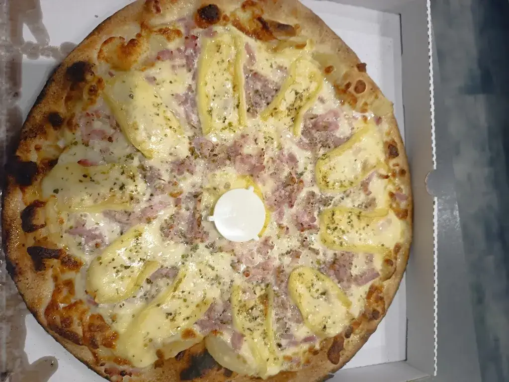 estelle_Pizzeria la PERLA PIZZA_Annesse-et-Beaulieu_review