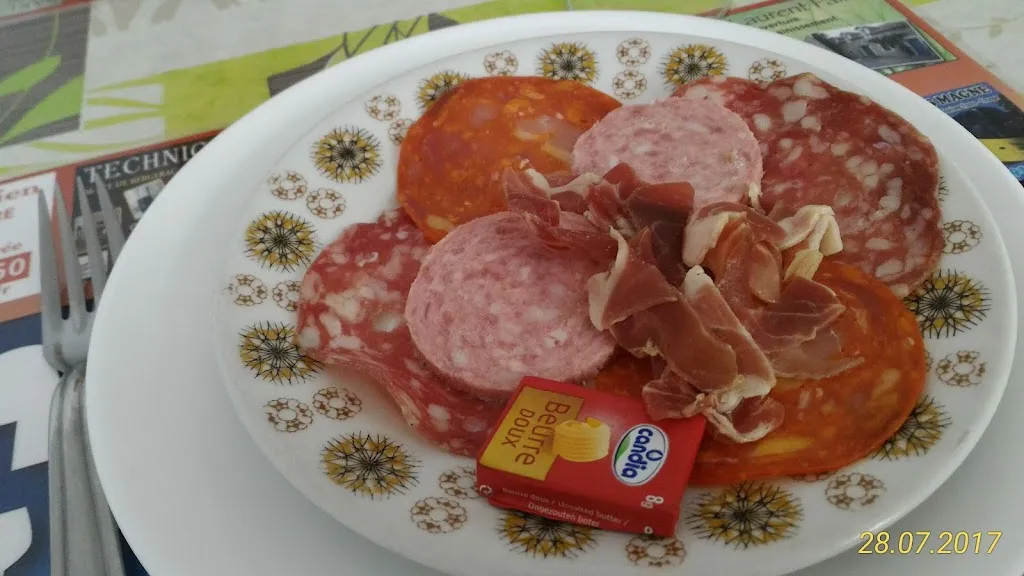 Menu_Café Chez Bébert Restaurant_Montrem_image_4