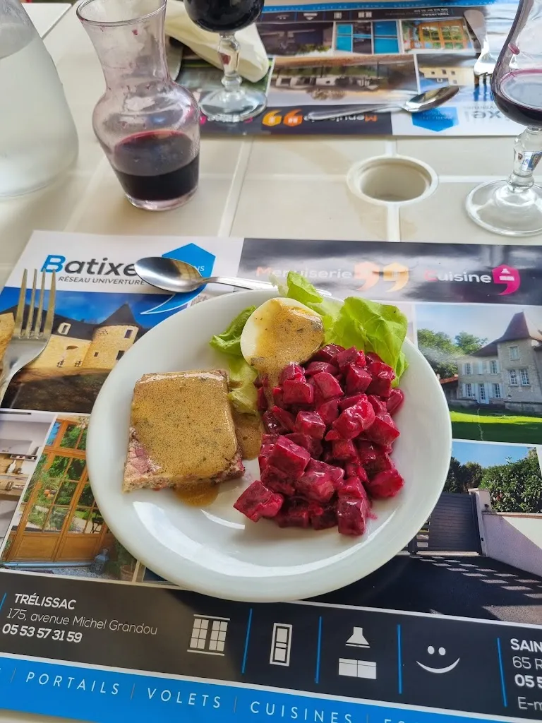 Geo Cracan_Café Chez Bébert Restaurant_Montrem_review