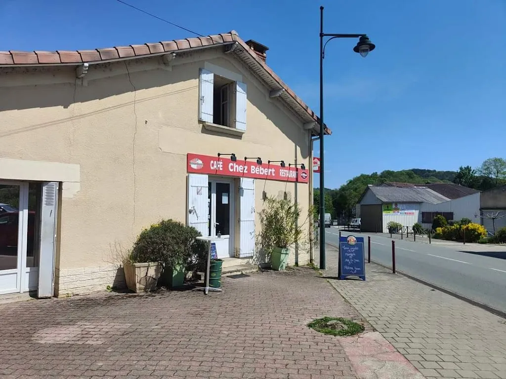 Brigitte Raymond_Café Chez Bébert Restaurant_Montrem_review