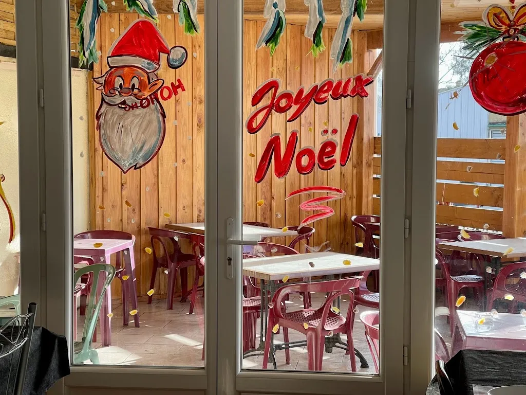 Café Chez Bébert Restaurant_Montrem_slider_image_1