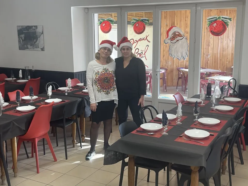 Café Chez Bébert Restaurant_Montrem_slider_image_3