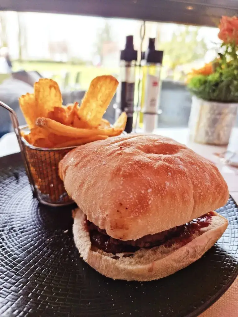 Club House au 19_Marsac-sur-l'Isle_slider_image_2