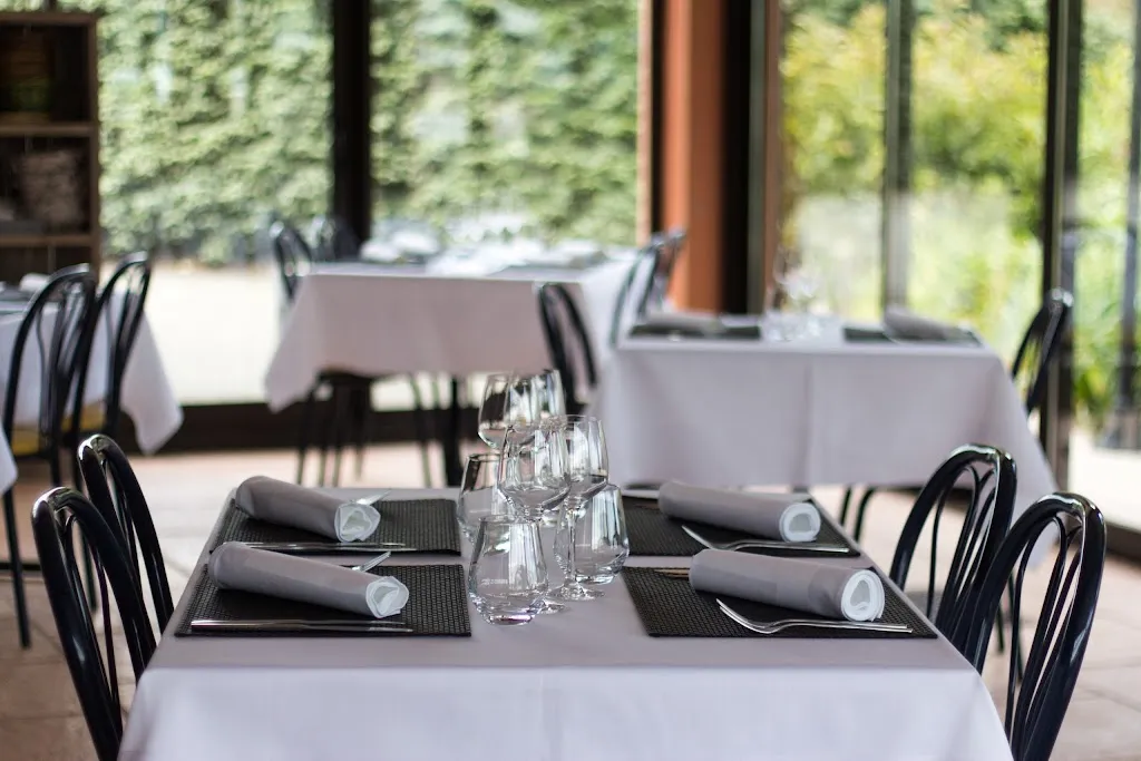 Auberge Les Grillons Restaurant in Meyras