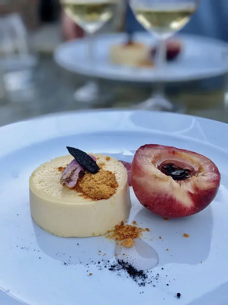 LE NID DANS LA PIERRE_Rocles_slider_image_2