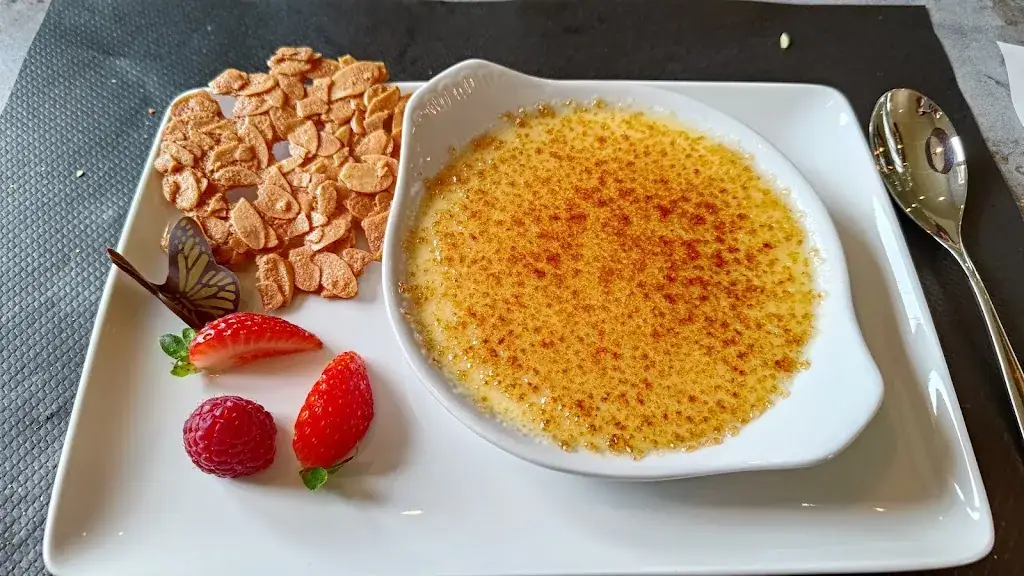 Hugh Wan_Café Restaurant de l'Ourson_Mouret_review