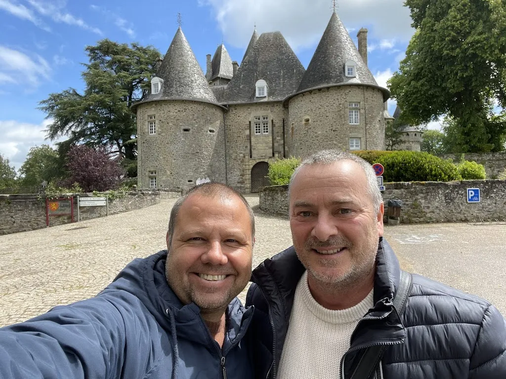 Oulala France Motorhome Rentals_Bar Brasserie Les Remparts Pompadour_Arnac-Pompadour_review