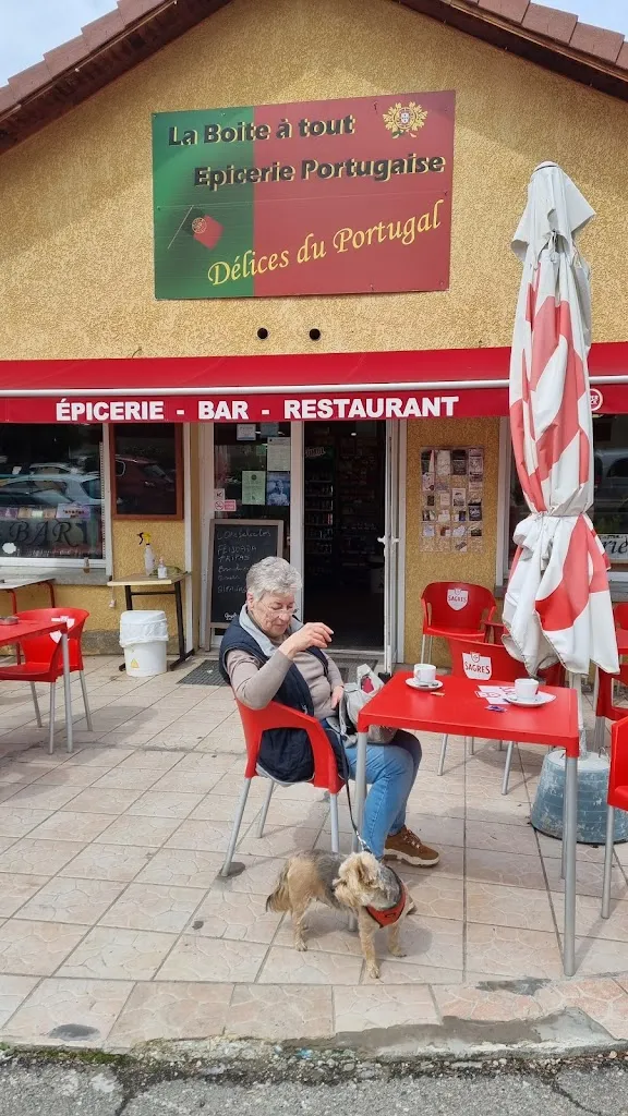 La Boîte à Tout - Épicerie/Bar & Restauration Portugaise_Bâtie-Montgascon_slider_image_3