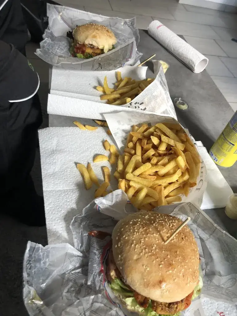 L'Homme Burger restaurant in Arnac-Pompadour