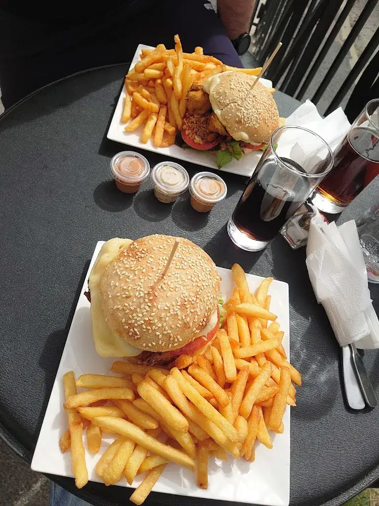 L'Homme Burger_Arnac-Pompadour_slider_image_2