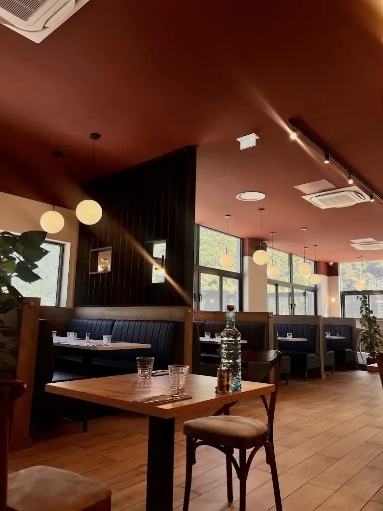 Kelly_Brasserie Chez Négus_Bâthie_avis