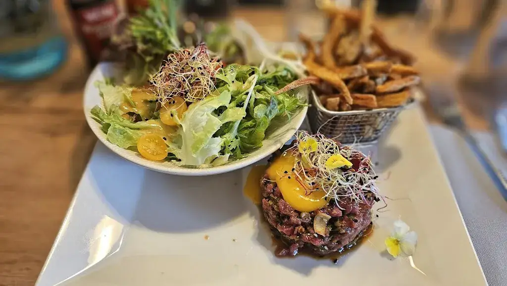 Brasserie Chez Négus_Bâthie_slider_image_2