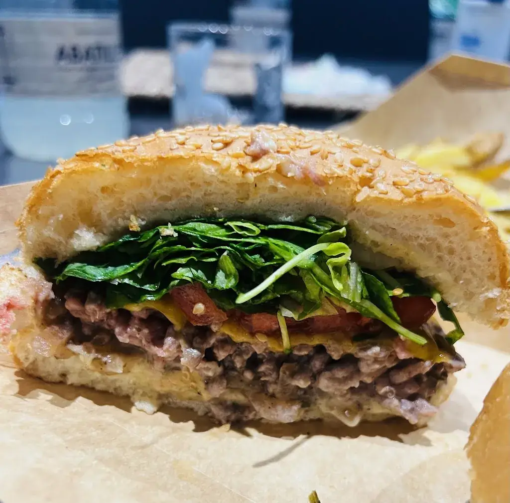 Magali L_Evan's Burgers_Arsac_review