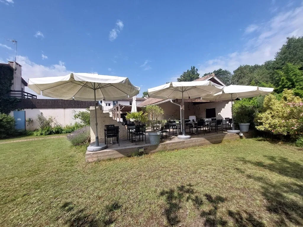 Logis Hôtel le Pont Bernet_Pian-Médoc_slider_image_1