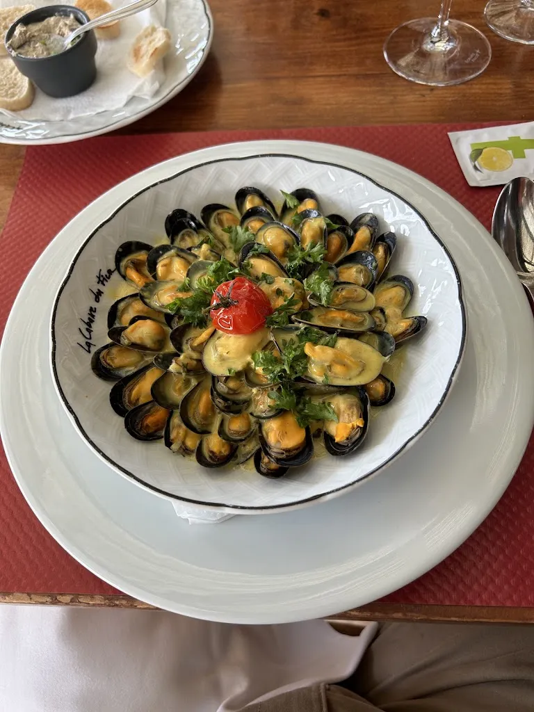 Caradoc Thomas_La Cabane du Fier_Ars-en-Ré_review