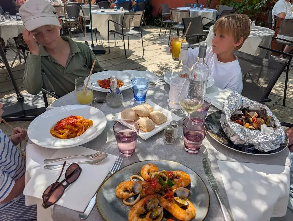 Katie Brewis_RISTORANTE ENOTECA ITALIANA_Ars-en-Ré_review