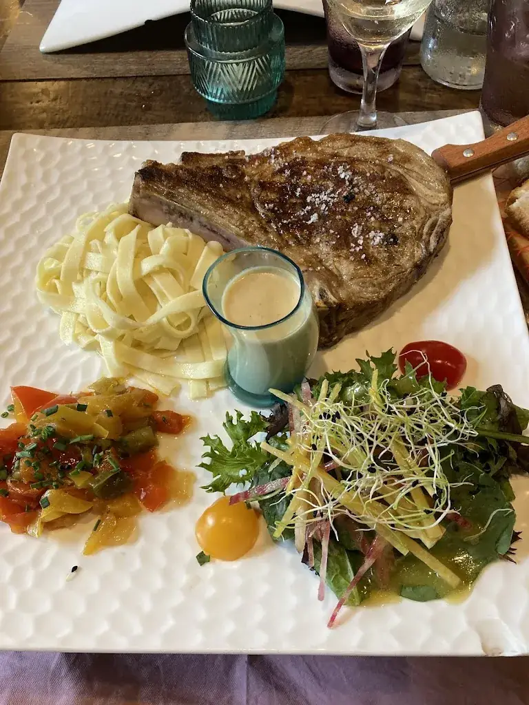 Geert Hogen Esch_RISTORANTE ENOTECA ITALIANA_Ars-en-Ré_review