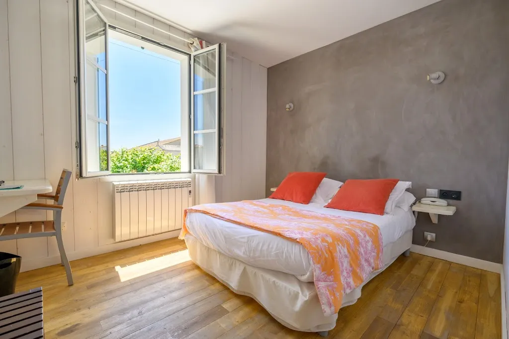 Hôtel Restaurant Le Clocher_Ars-en-Ré_slider_image_2