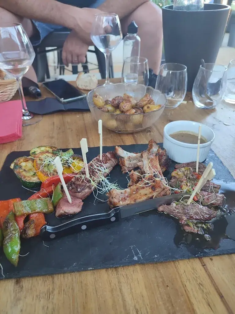 Menu_WINEFIZZ Bar & Restaurant_Biolle_image_1