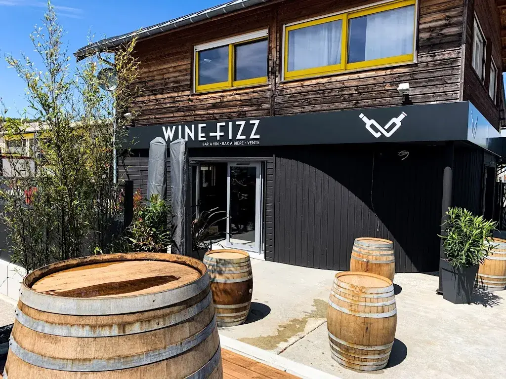 WINEFIZZ Bar & Restaurant_Biolle_slider_image_1