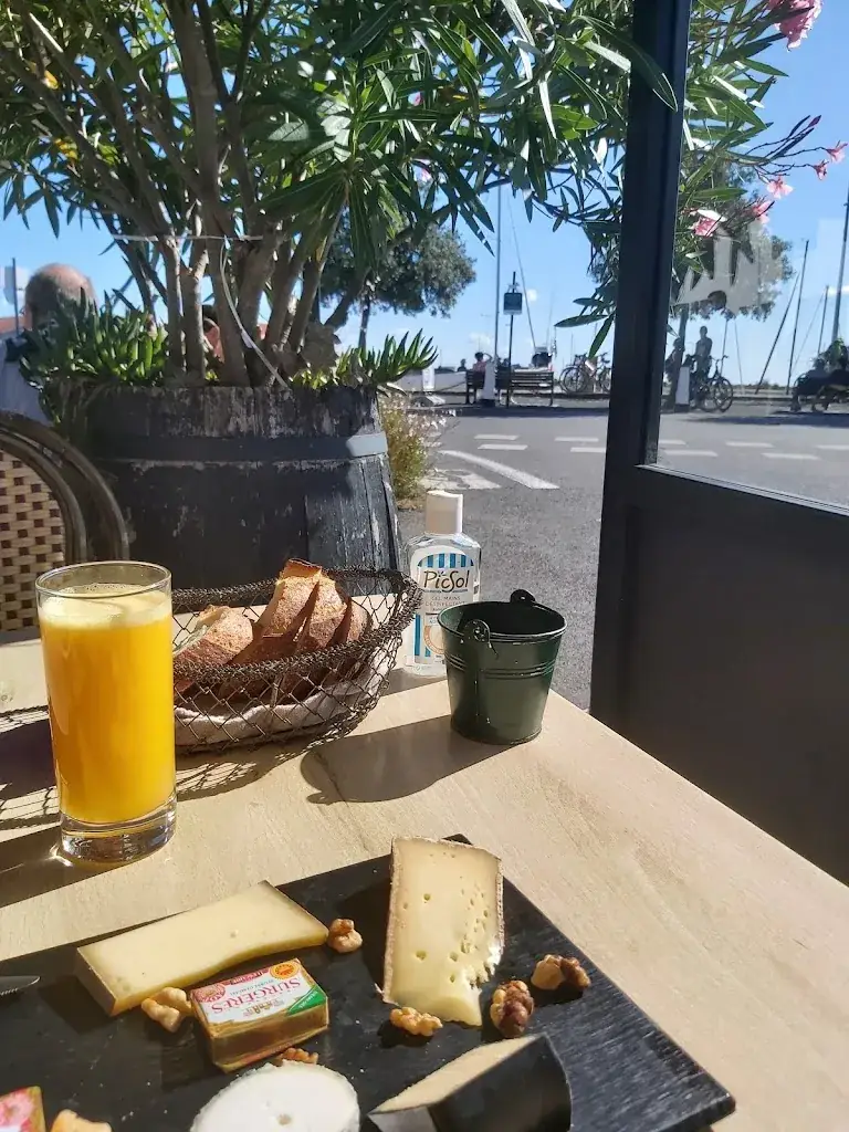 Menu_Le V, Port d’ Ars : Cave, Bar à Vins, Huîtres & Tapas_Ars-en-Ré_image_5