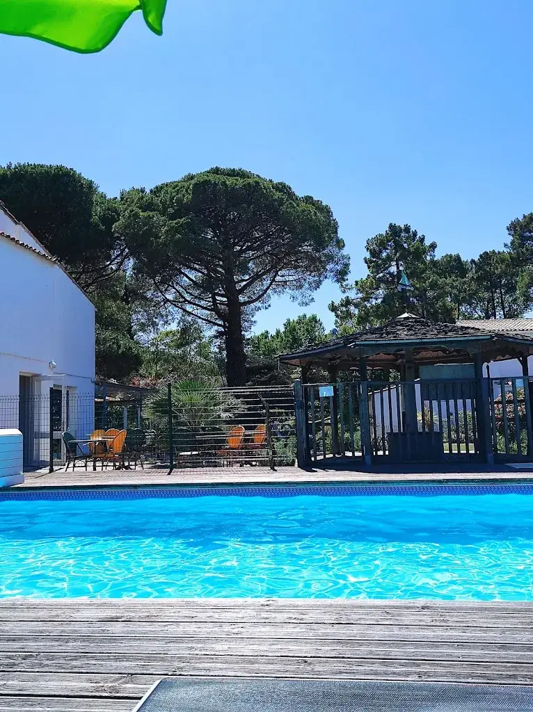 Logis Hôtel le Parasol restaurant in Ars-en-Ré