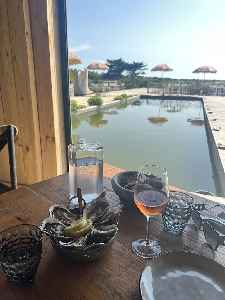 ThePriscillaW_L'Huitrière de Ré - Dégustation de Fruits de Mer - Boutique & Distributeur 24/24_Ars-en-Ré_review