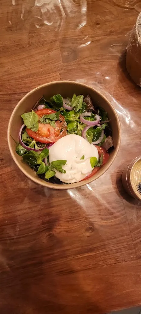 Madi Mag2_Anatole Alpes café, bar, restaurant_Saint-Pierre-en-Faucigny_review