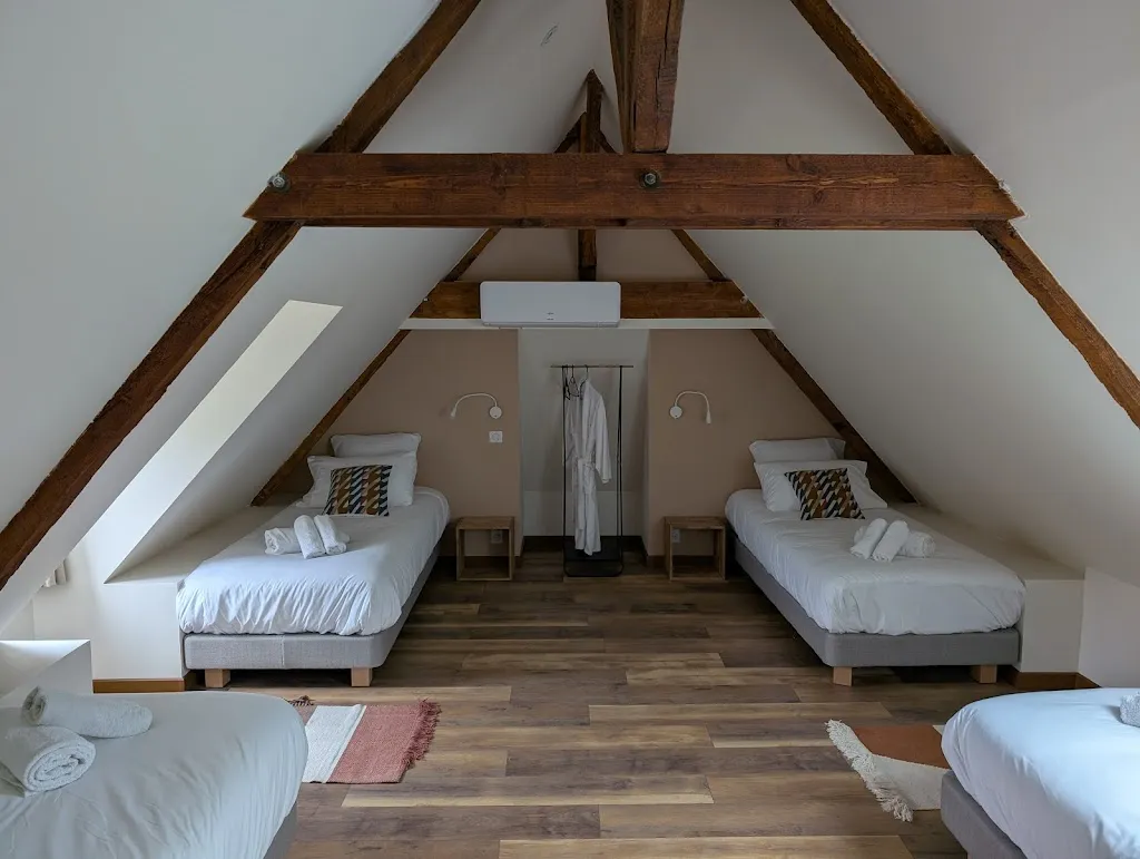 Cécile Durey_Le Val Eveillé_Arudy_review