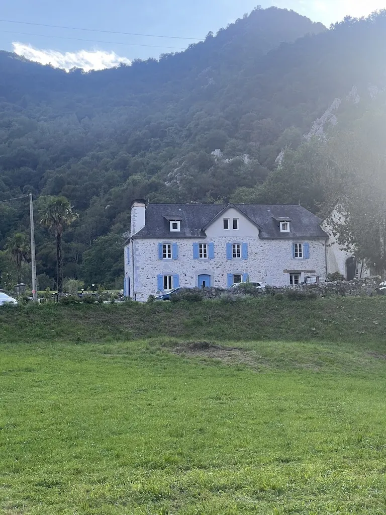 Bente Frede_Le Val Eveillé_Arudy_review