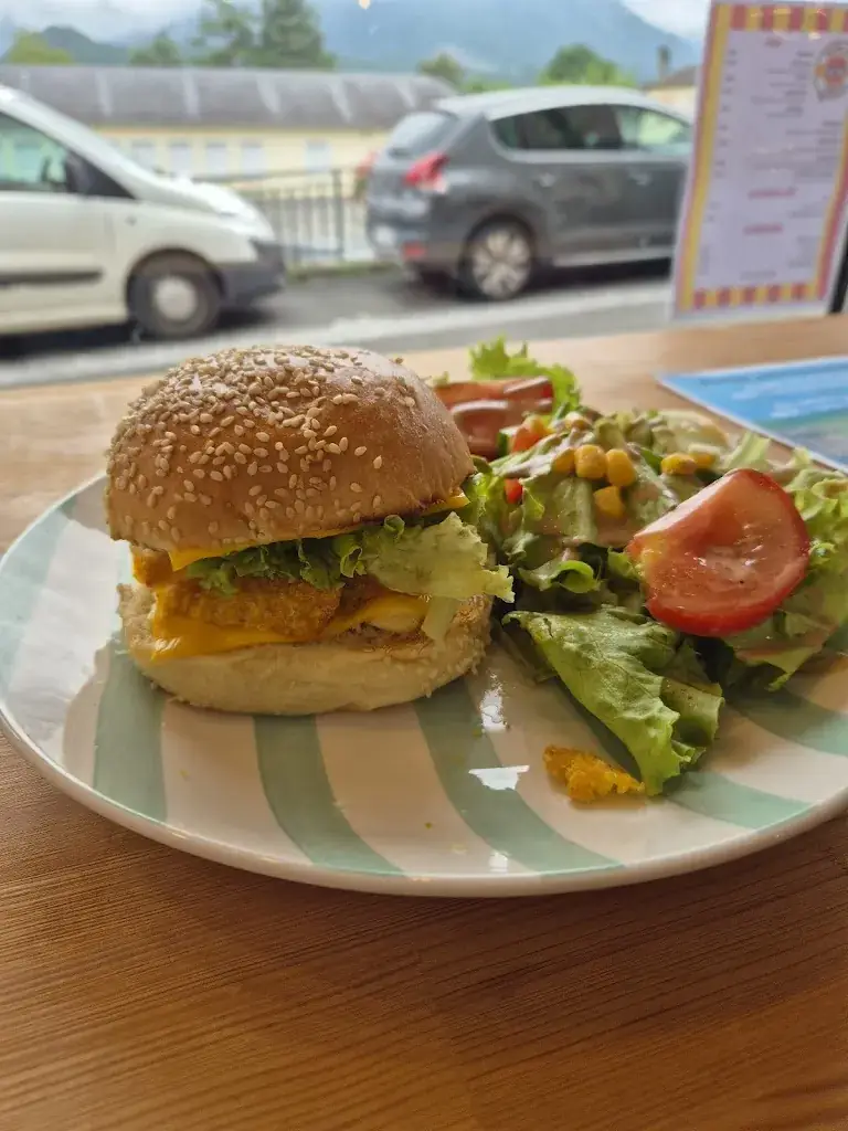 Les Copines d'abord restaurant in Arudy