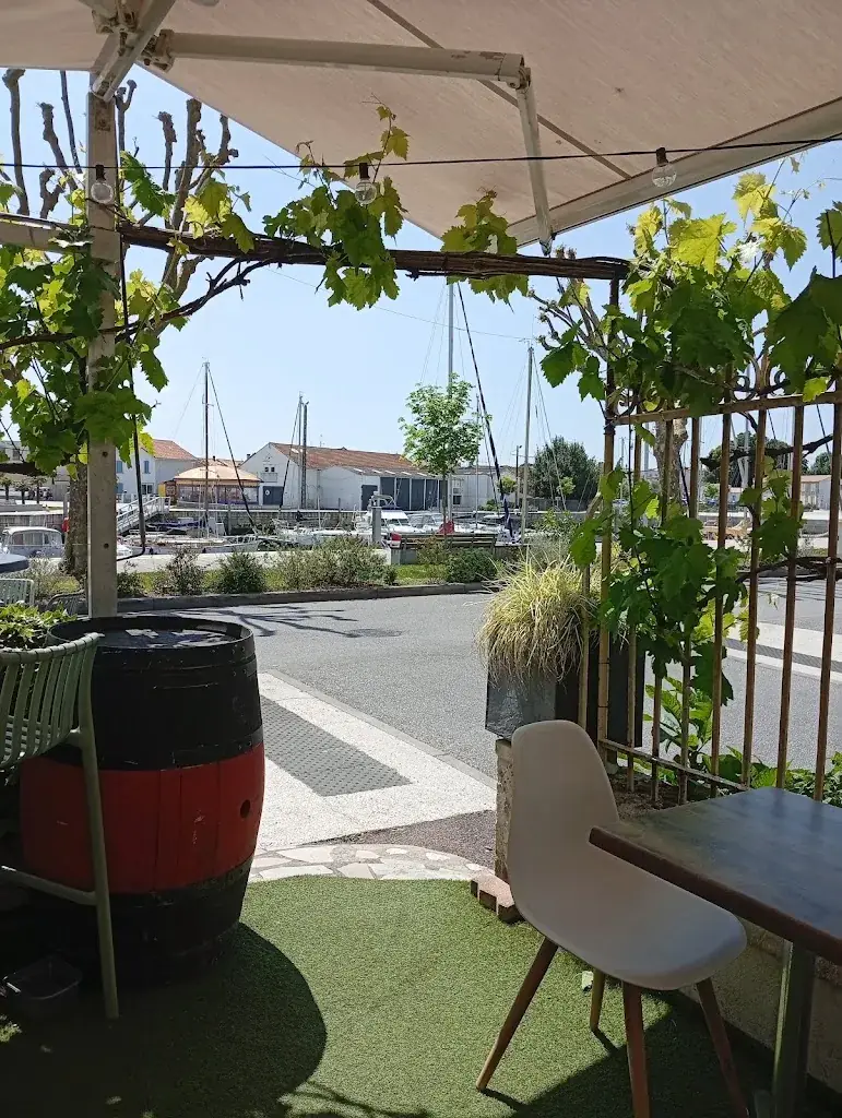 CHEZ LES GARCONS restaurant in Tremblade