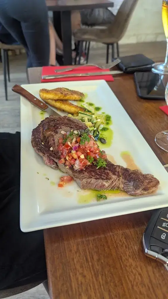 Jamie Colly_Bistro Pharell_Fronsac_Bewertung