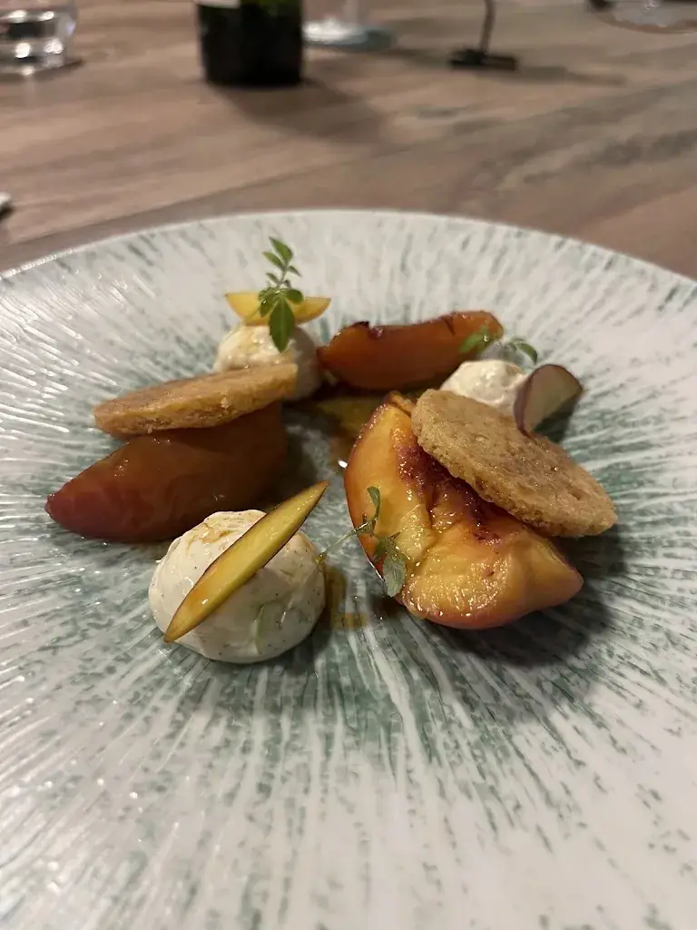 Scott Moore_Restaurant l'Atmosphère_Saint-Germain-du-Puch_review