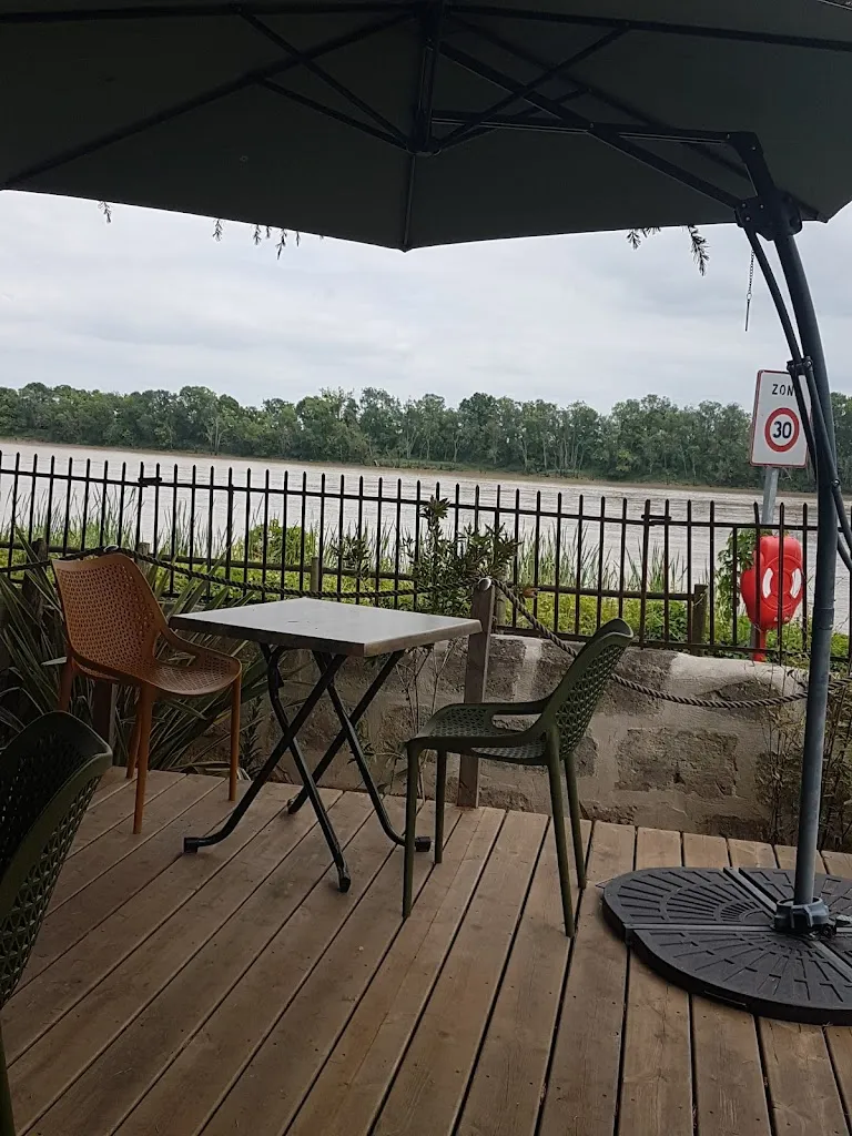 Fabienne Restoint_Au cèdre Vayres_Vayres_recensione