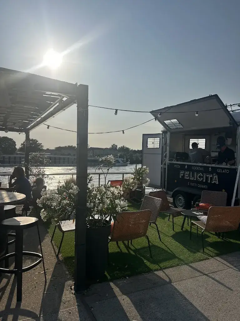 muriel vanel_La Guinguette de Felicità Libourne_Libourne_review