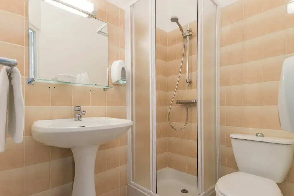 Logis Hôtel du Jabron_Bégude-de-Mazenc_slider_image_3