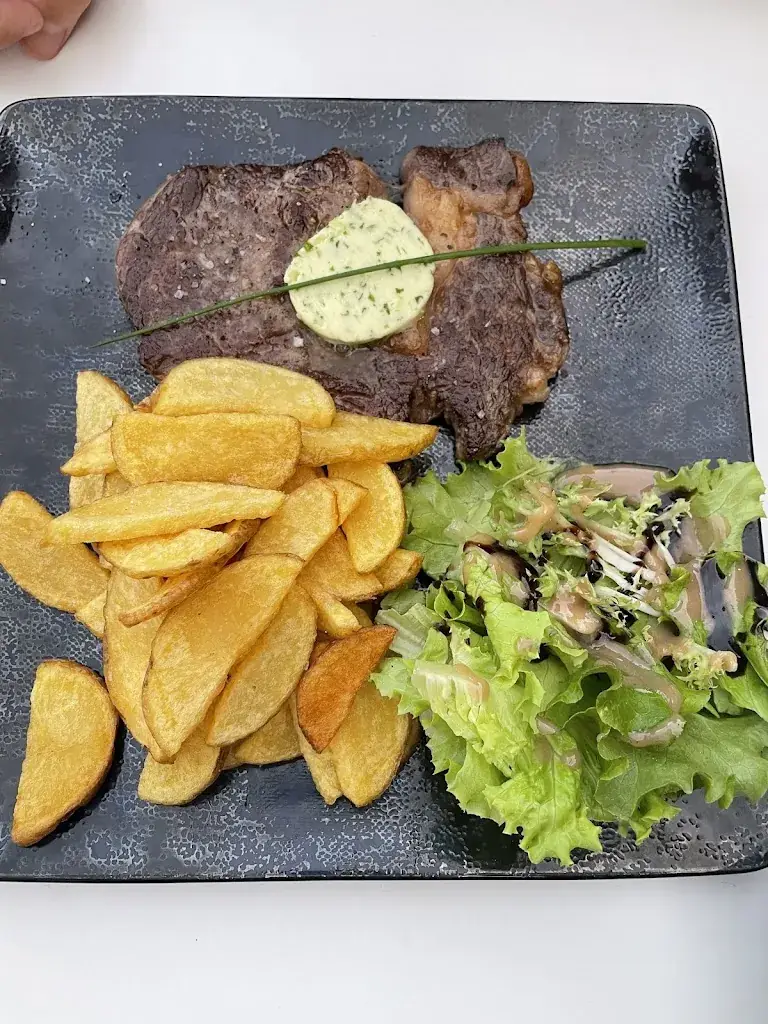 Eguzki Restaurant_Ascain_slider_image_3