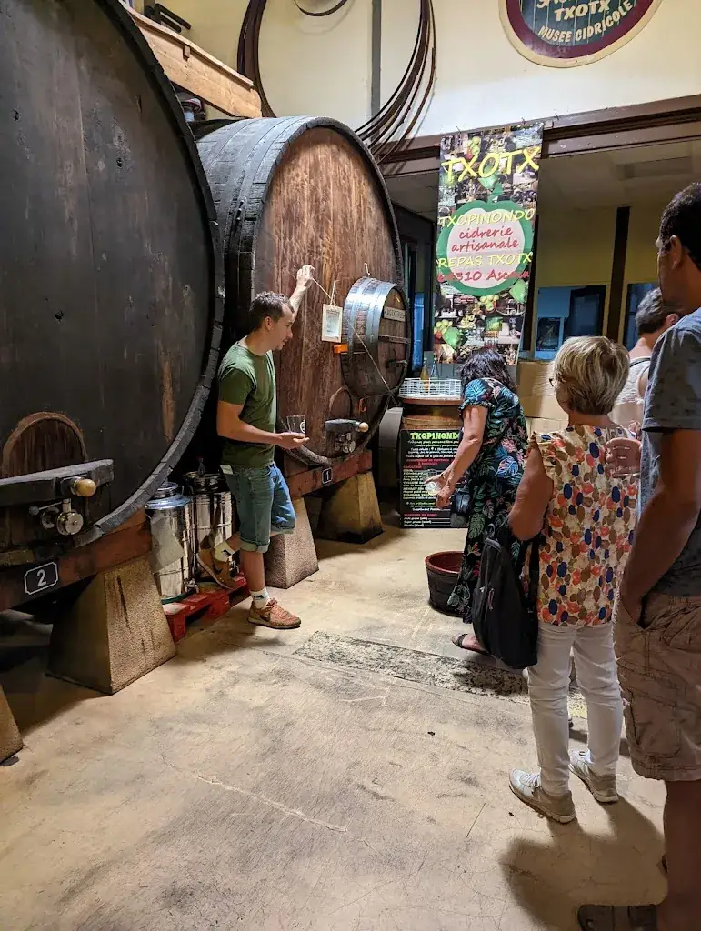 Charlotte McCrossin_Cidrerie Berri  - Ascain - Restaurant_Ascain_review