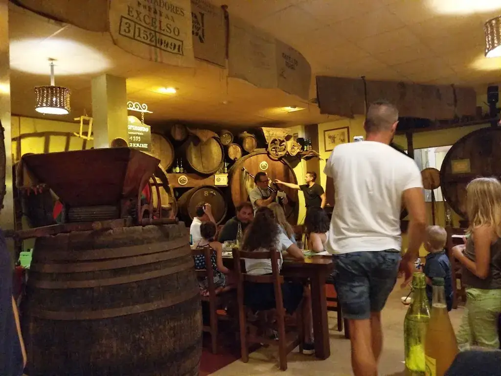 Tristan Overney_Cidrerie Berri  - Ascain - Restaurant_Ascain_review